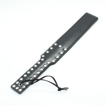 Spank Paddle met Studs - Zwart*